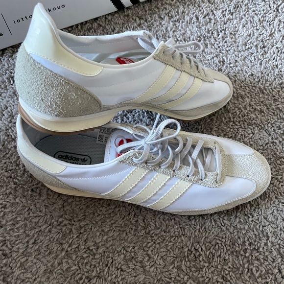 NEW Authentic Adidas Women’s Athletic Shoes Size 9 - Picture 12 of 16